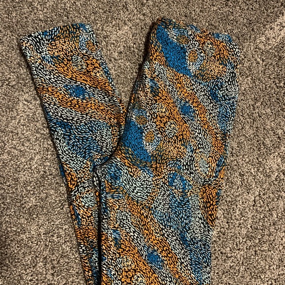 Women LuLaRoe leggings size OS - Picture 2 of 4